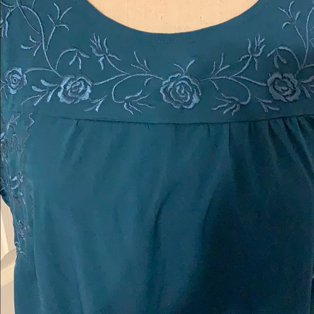Forever 21 Teal Green Embroidery Short Sleeve Top - Picture 4 of 9